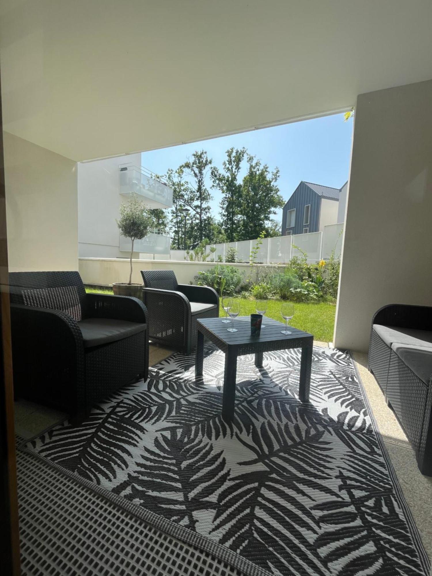 Apartment Cosygreen77 Modern With Garden And Parking